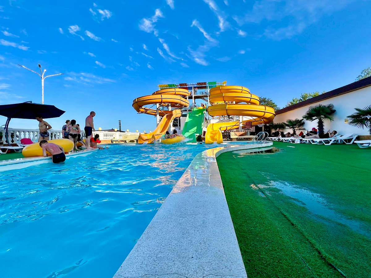 Фото отеля 2