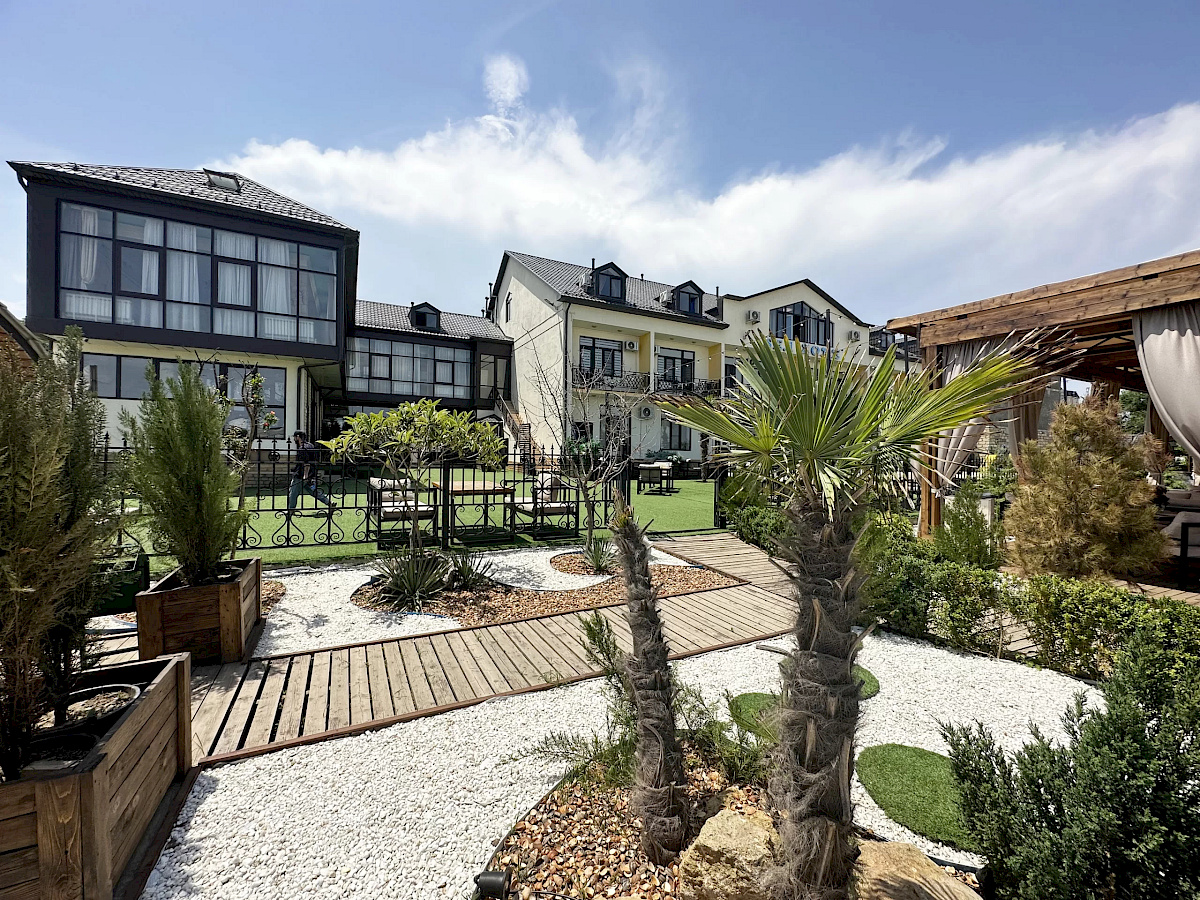 Фото отеля 2